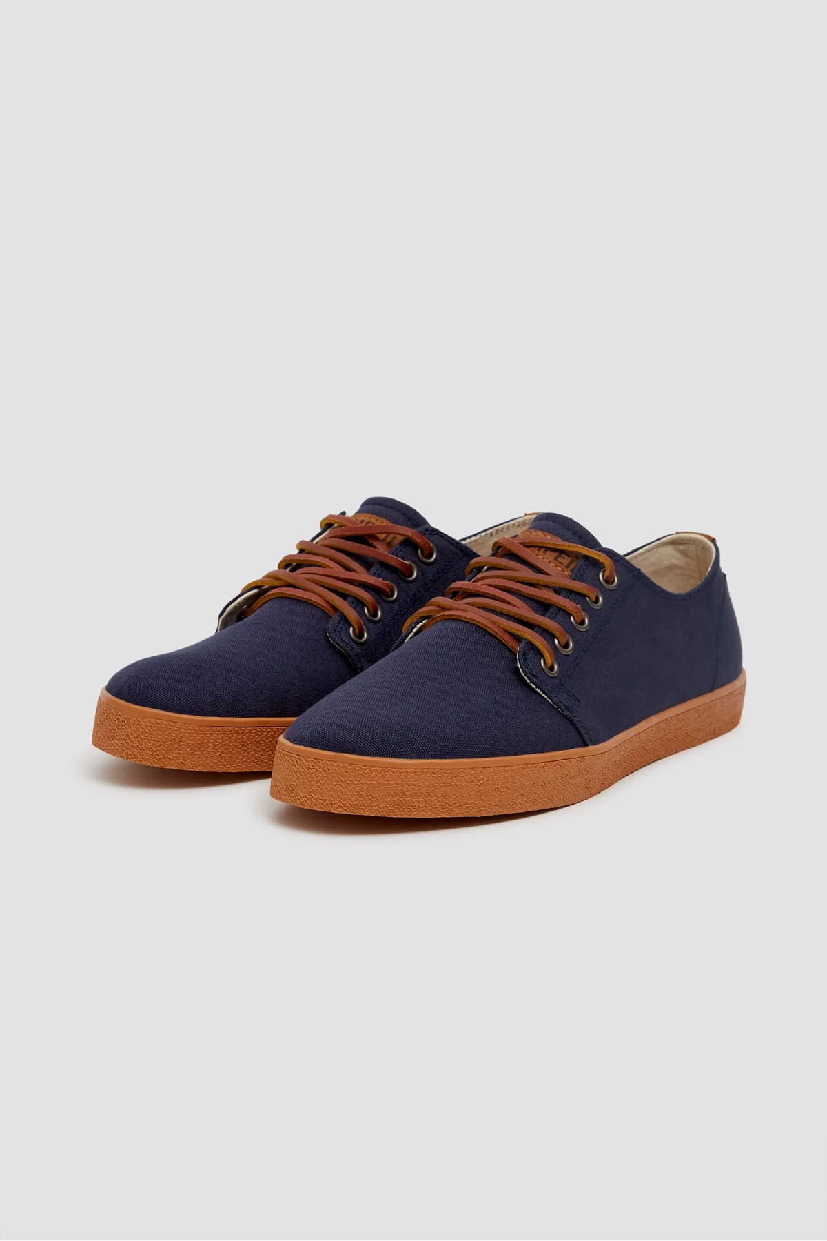 Zapato Pompeii navy suela caramelo