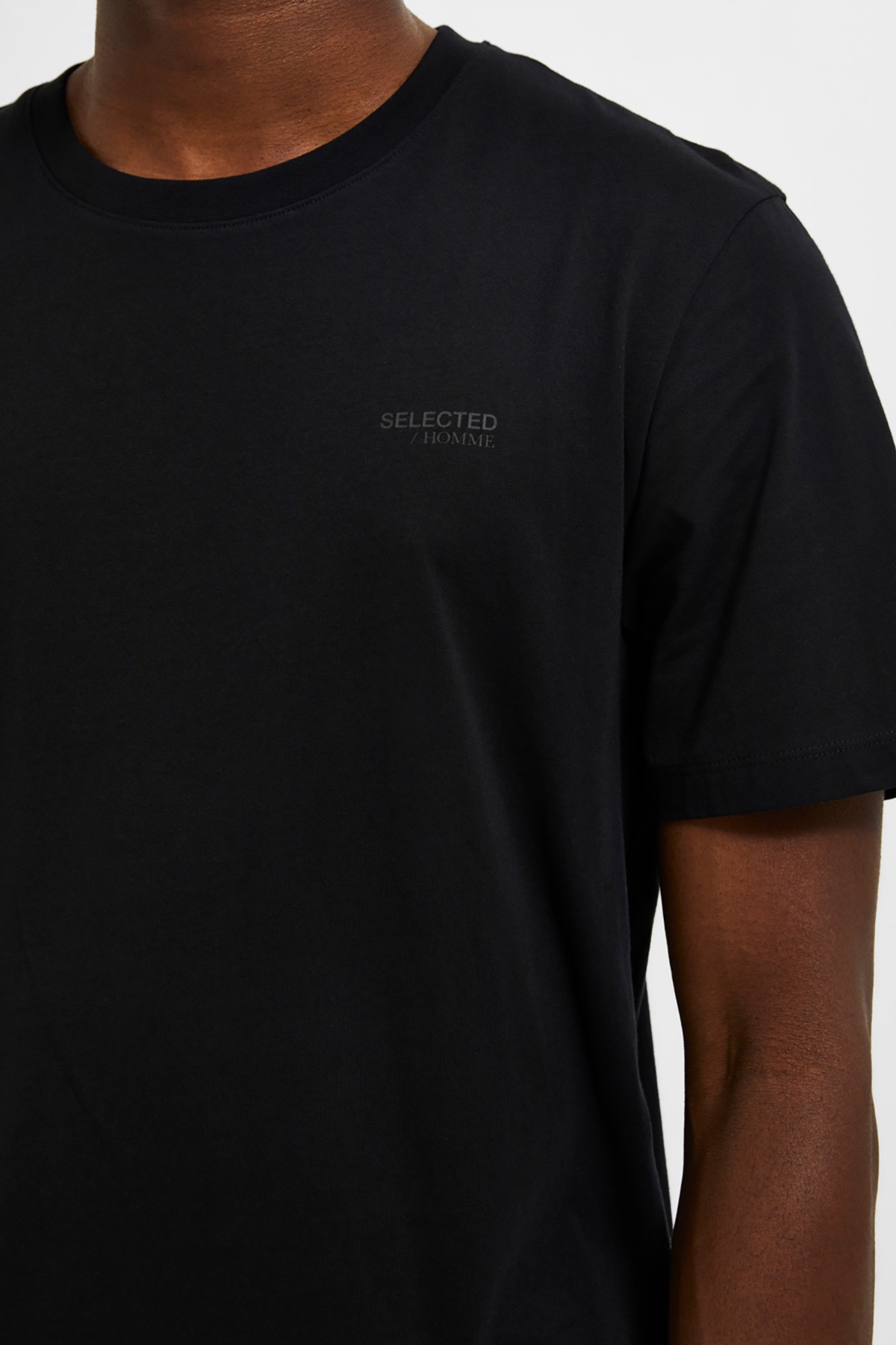 camiseta selected con logo negra